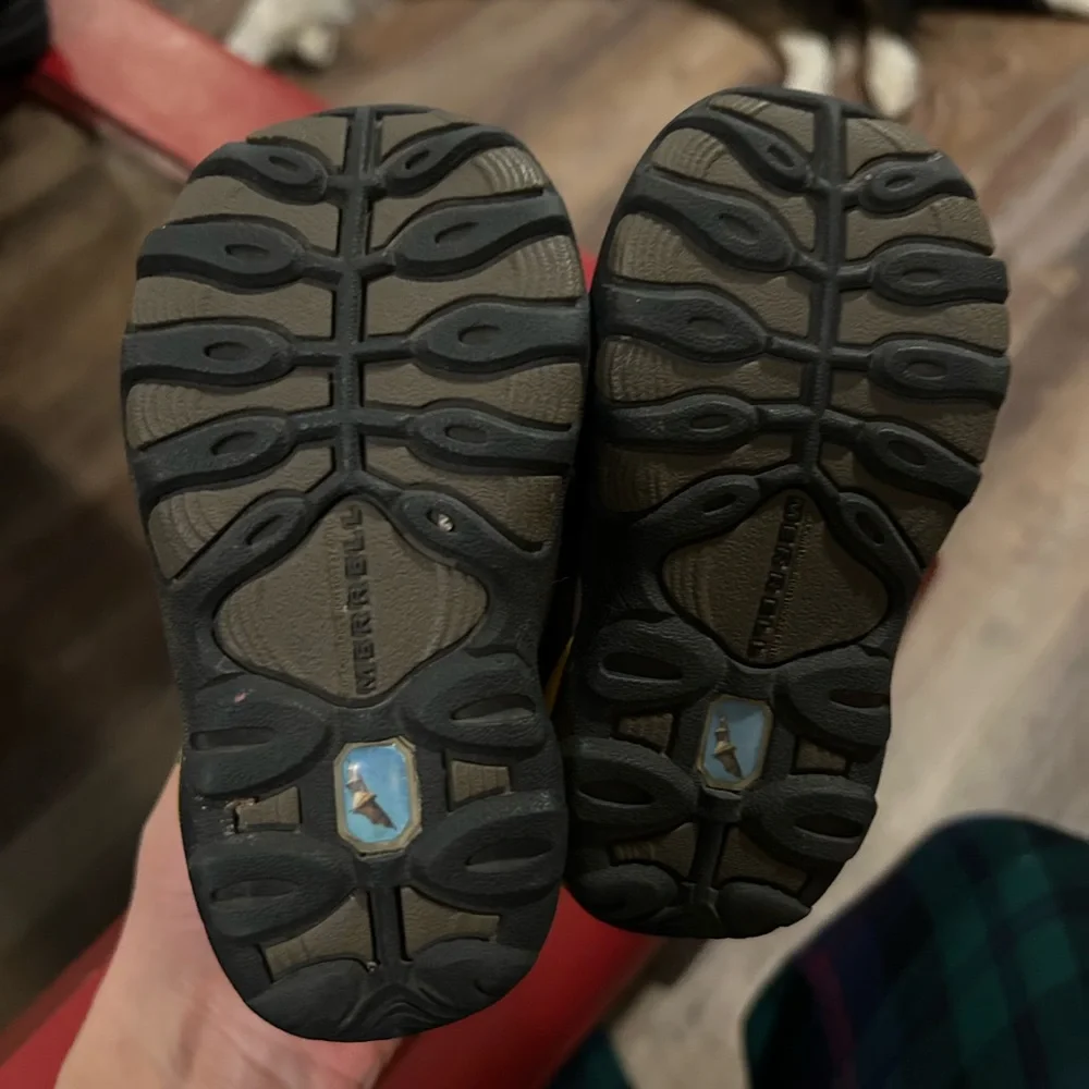 Merrell suede shoes - Picture 3 of 3